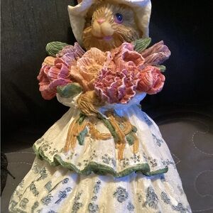 Charming Floral Bunny Figurine - Multicolor